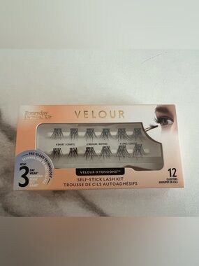 Velour Self-Stick Lash Kit - Black Cluster Lashes